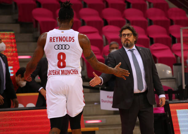 球和4次助 球和4次助