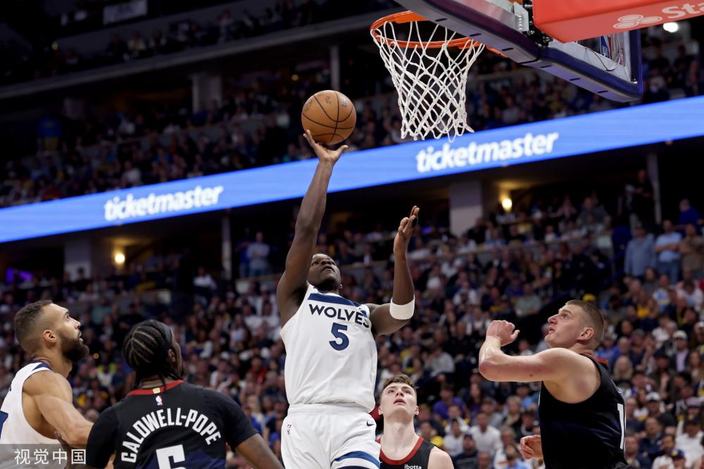 B费与梅努 B费与梅努