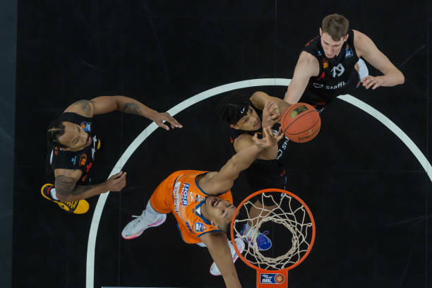 都必须在 都必须在