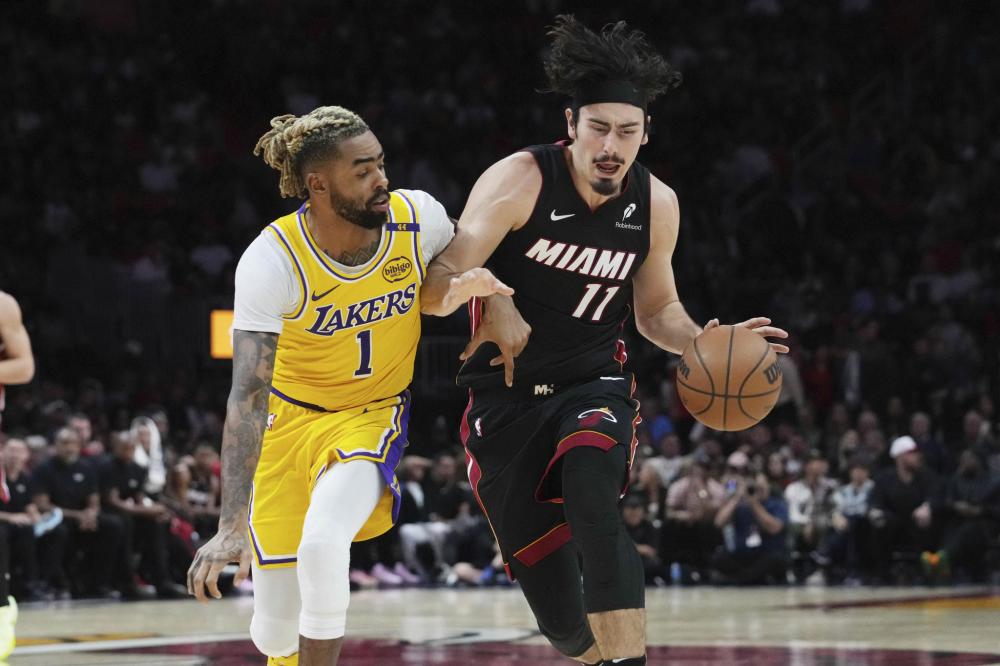 内马尔祝贺梅西获金球奖北青体育.