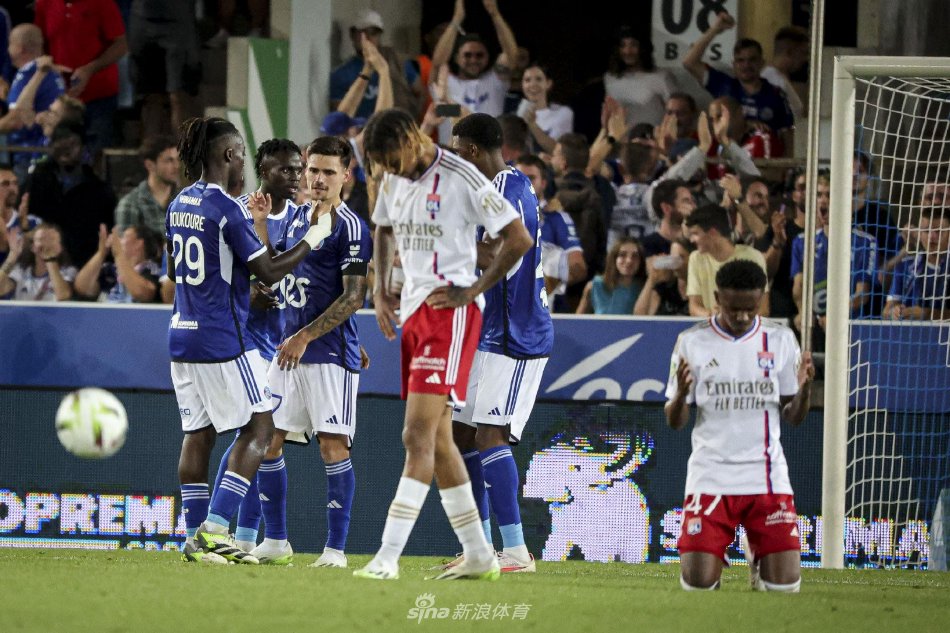 西甲首轮：巴萨3球大胜暂领跑，马竞遭逆转，皇马20号出战