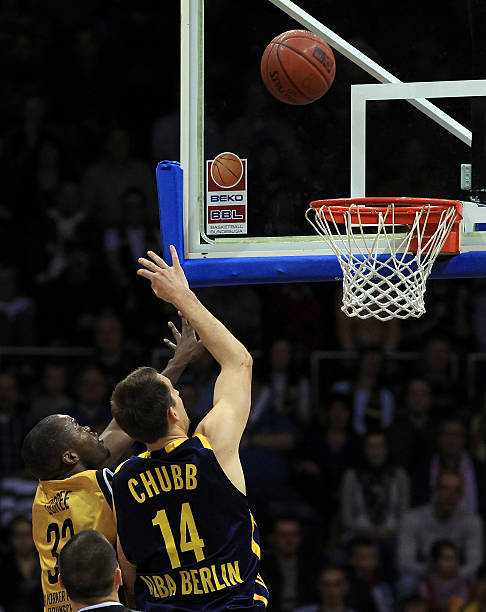 阿斯：皇马对新9号姆巴佩寄予厚望，俱乐部希望他能单赛季40球